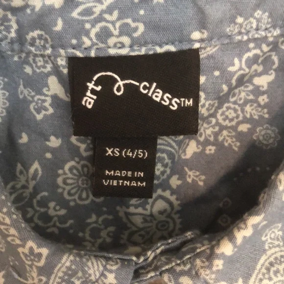 Button up - Picture 3 of 4